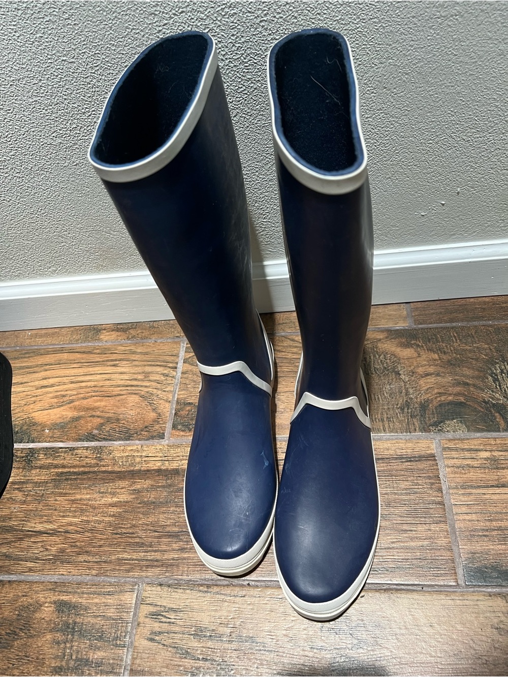 J. Crew Navy Rubber Tall Rain Boots with White Trim brand new size 10